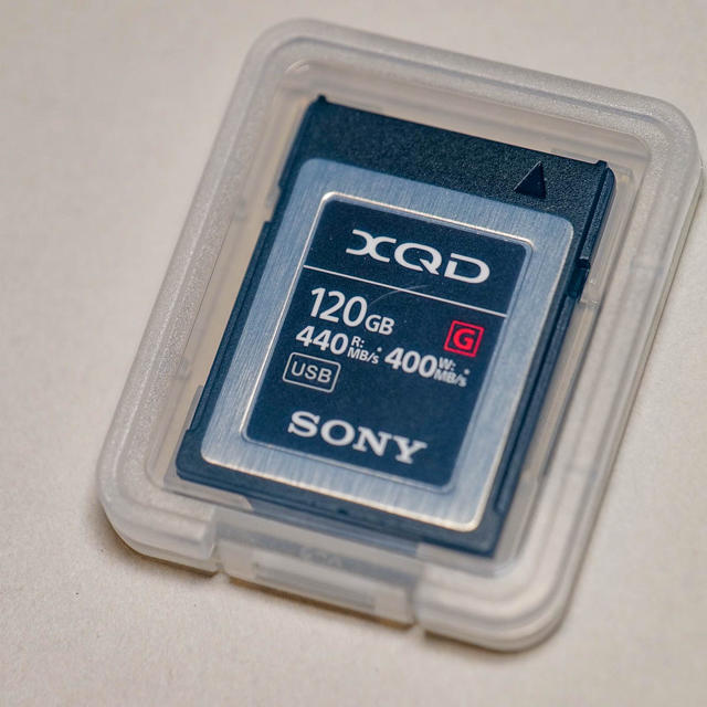 SONY XQDメモリーカード120GBとリーダー SONY XQDメモリーカード120GBとリーダー