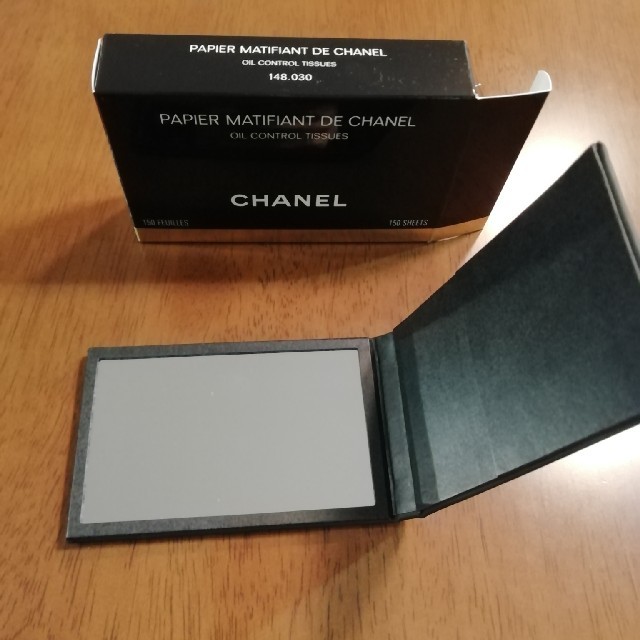 CHANEL(シャネル)のCHANEL　ミラー&あぶらとり紙セット レディースのファッション小物(ミラー)の商品写真