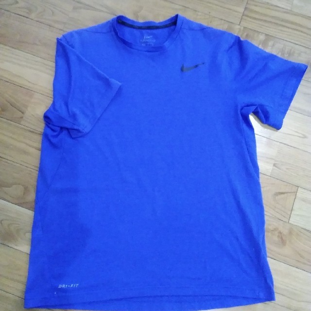 NIKE(ナイキ)のNIKE　Tシャツ メンズのトップス(Tシャツ/カットソー(半袖/袖なし))の商品写真