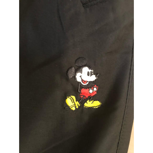 Disney(ディズニー)のミッキーマウス　トレーニングパンツL  黒　撥水　UVカット　ディズニー スポーツ/アウトドアのトレーニング/エクササイズ(ウォーキング)の商品写真