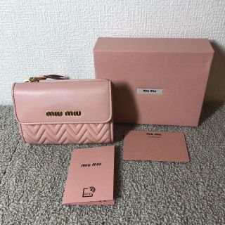 ミュウミュウ(miumiu)のミュウミュウ MIUMIU 折りたたみ財布 ピンク(財布)