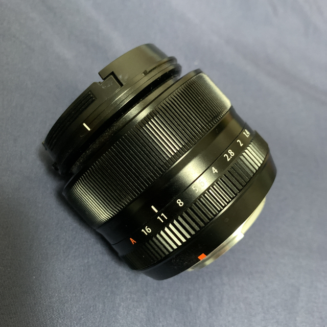 富士フイルム(フジフイルム)のxf35mm f1.4 単焦点 スマホ/家電/カメラのカメラ(レンズ(単焦点))の商品写真