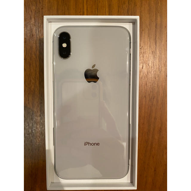 iPhone(アイフォーン)のiPhone X. 美品　simロック解除済 スマホ/家電/カメラのスマートフォン/携帯電話(スマートフォン本体)の商品写真