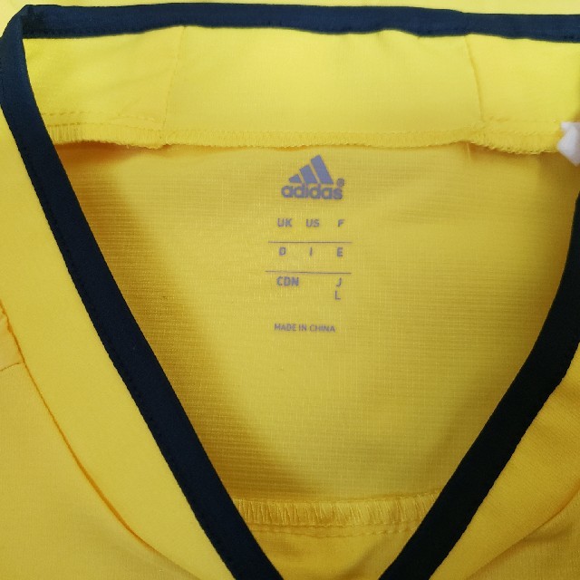 adidas(アディダス)のサッカー日本代表トレーニングウェア(長袖･イエロー･Ｌサイズ) スポーツ/アウトドアのサッカー/フットサル(ウェア)の商品写真