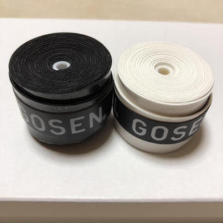 ゴーセン(GOSEN)のGOSENグリップテープ  2個 黒と白(バドミントン)