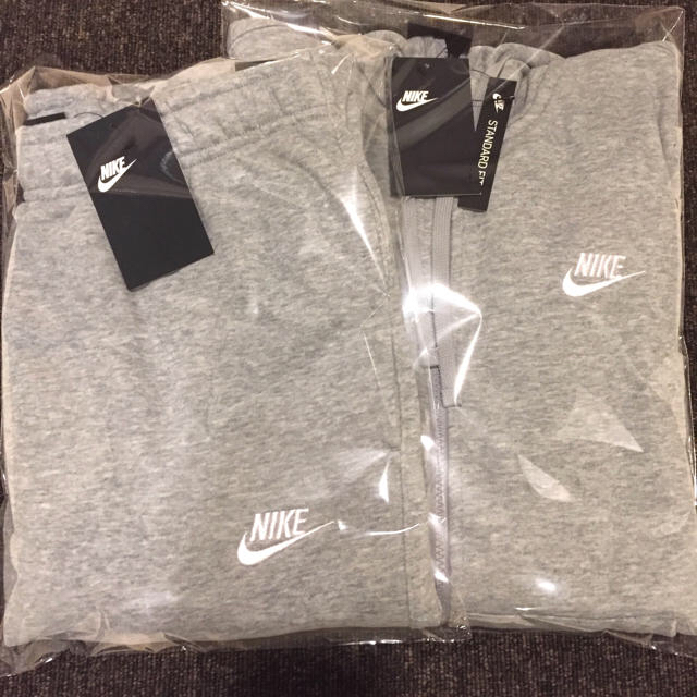 新品 NIKE セットアップ トレーナー\u0026ジョガーパンツ グレー M 送料無料