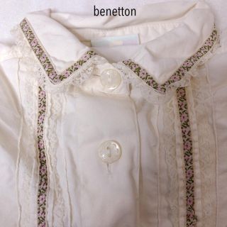 ベネトン(BENETTON)のブラウス⭐︎レース⭐︎花柄⭐︎ベネトン(ブラウス)