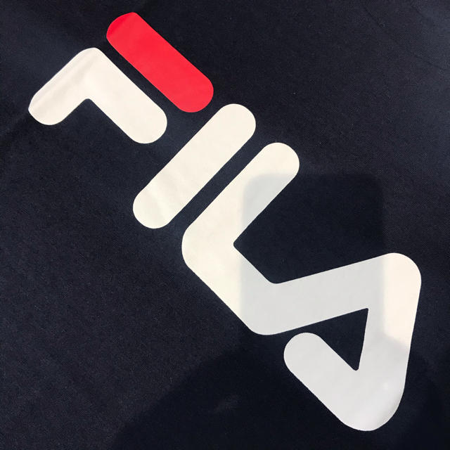 FILA(フィラ)の新品　FILA フィラ　UVカット　吸水速乾　定番ロゴ　Tシャツ　ネイビー　XL メンズのトップス(Tシャツ/カットソー(半袖/袖なし))の商品写真