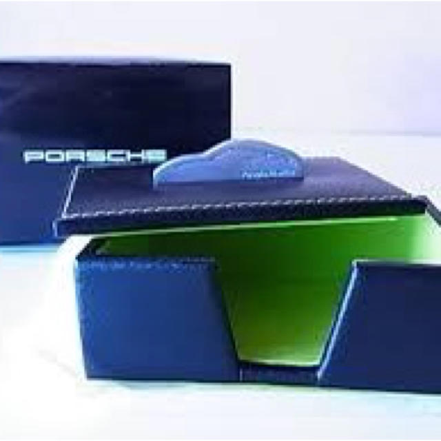 Porsche(ポルシェ)のカードケース(名刺入れ) インテリア/住まい/日用品のインテリア小物(その他)の商品写真