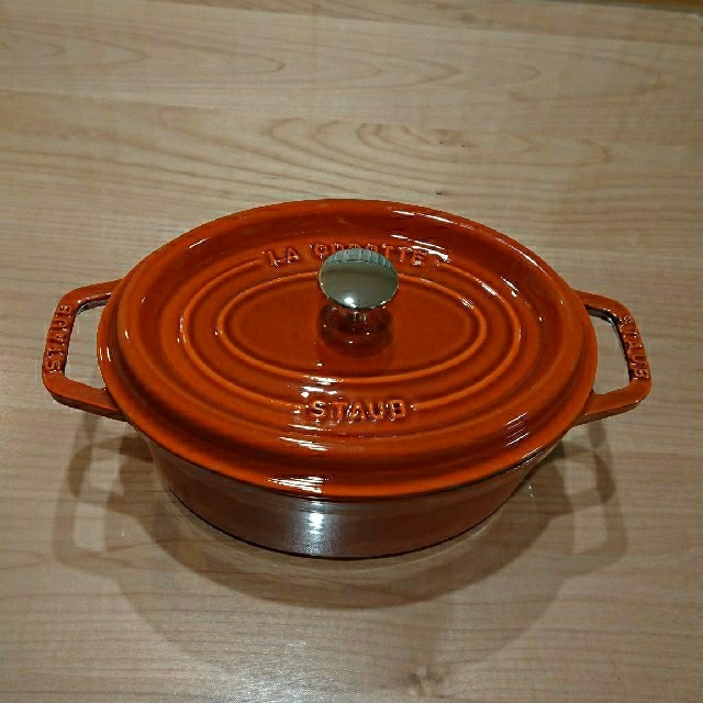 STAUB(ストウブ)の STAUB ストウブ オレンジ 23 インテリア/住まい/日用品のキッチン/食器(鍋/フライパン)の商品写真