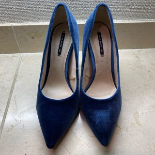 ザラ(ZARA)の【値下げ】ZARA ブルー　スエードパンプス　24.5cm 39(ハイヒール/パンプス)