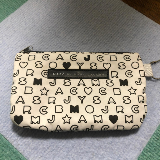 MARC BY MARC JACOBS(マークバイマークジェイコブス)のマークバイマークジェイコブス　　ポーチ レディースのファッション小物(ポーチ)の商品写真