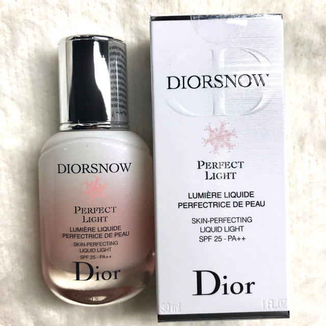 Dior(ディオール)のディオール　スノーパーフェクトライト　日中用乳液　化粧下地 コスメ/美容のベースメイク/化粧品(化粧下地)の商品写真