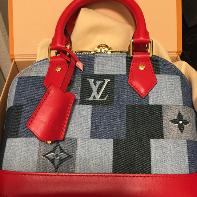 LOUIS VUITTON(ルイヴィトン)のお値下げいたします！VUITTON デニム アルマ 👜パッチワーク レディースのバッグ(トートバッグ)の商品写真