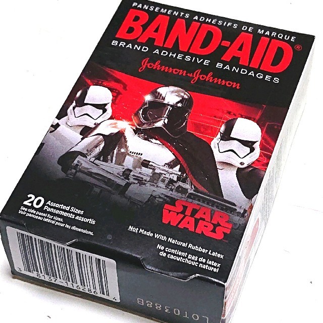 Disney(ディズニー)の【新品】バンドエイド BAND-AID スターウォーズ インテリア/住まい/日用品の日用品/生活雑貨/旅行(日用品/生活雑貨)の商品写真