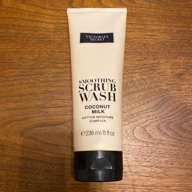 Victoria's Secret(ヴィクトリアズシークレット)の値下げしました!Victoria's Secret ボディスクラブ コスメ/美容のボディケア(ボディスクラブ)の商品写真
