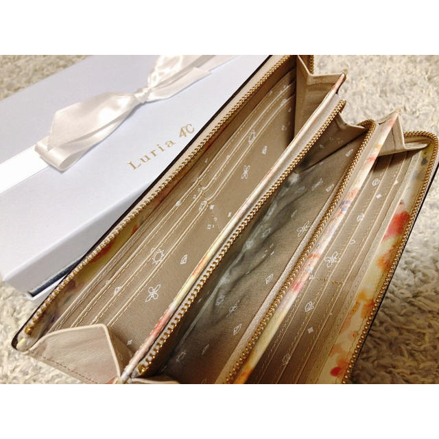 4℃(ヨンドシー)のLuria4℃ 花柄 長財布 レディースのファッション小物(財布)の商品写真