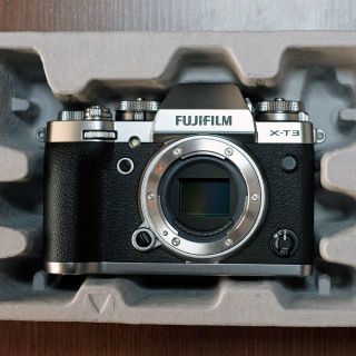 フジフイルム(富士フイルム)の美品！富士フィルム Fujifilm X-T3 / 検：X-T2 T-30 H1(ミラーレス一眼)