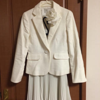 エニィファム(anyFAM)の白ジャケット スカート(スーツ)