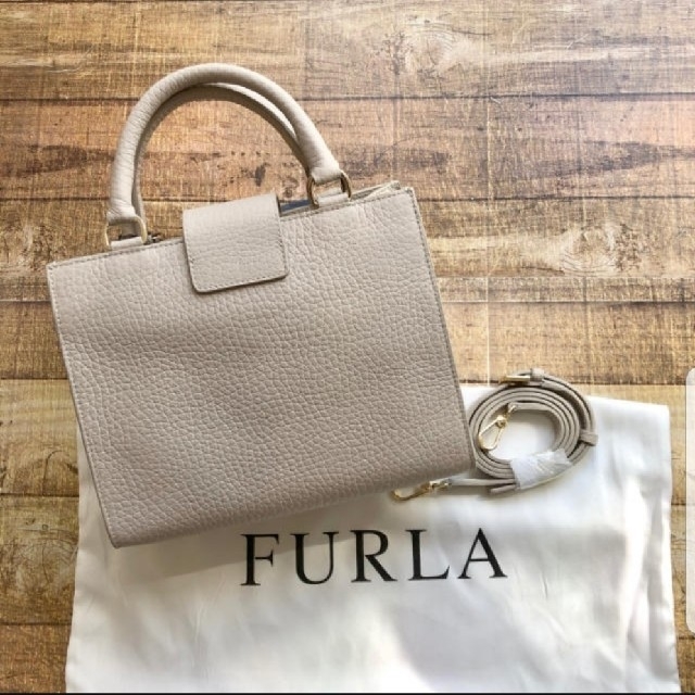 Furla(フルラ)の【Furla】FLO 2WAY ショルダーバッグ　グレージュ レディースのバッグ(ショルダーバッグ)の商品写真
