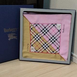 バーバリー(BURBERRY)のご専用!バーバリーハンカチ  2枚とウェジウッドランチマット(ハンカチ)