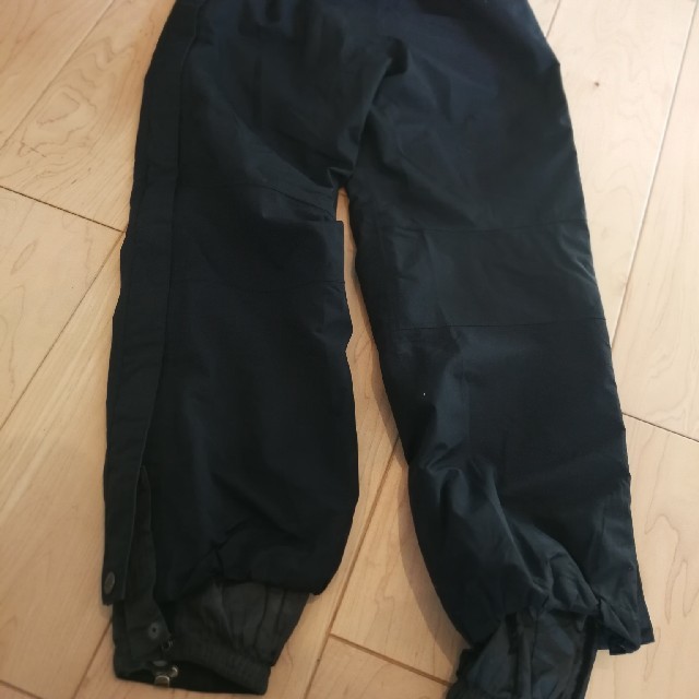 THE NORTH FACE(ザノースフェイス)のおまとめ割　こちらと訳アリNORTH FACEキッズパンツSize130 スポーツ/アウトドアのスノーボード(ウエア/装備)の商品写真