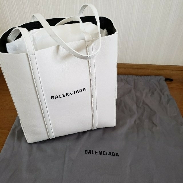 BALENCIAGA　Everyday XSトートバッグ　カーフスキン　ブラック定価168300円