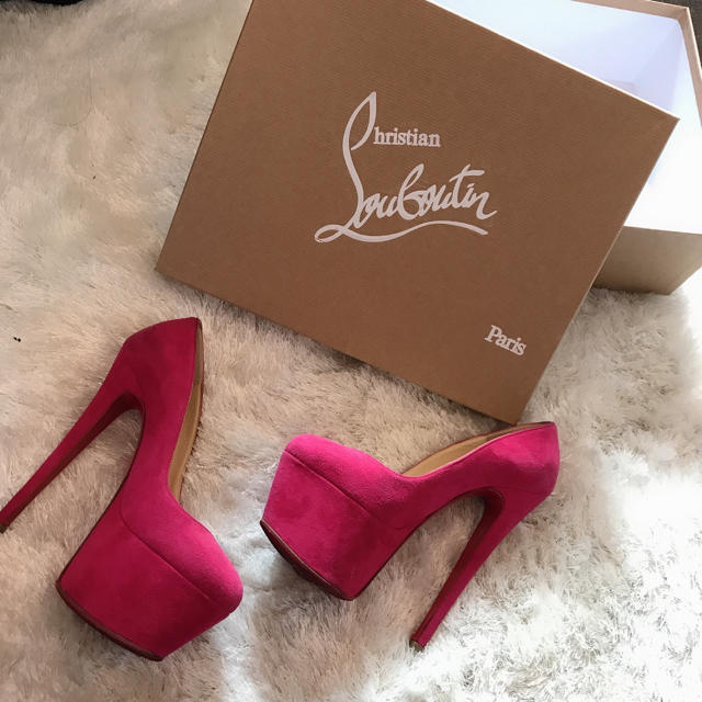 Christian Louboutin(クリスチャンルブタン)のChristianLouboutin スエード ヒール ピンク ルブタン16cm レディースの靴/シューズ(ハイヒール/パンプス)の商品写真