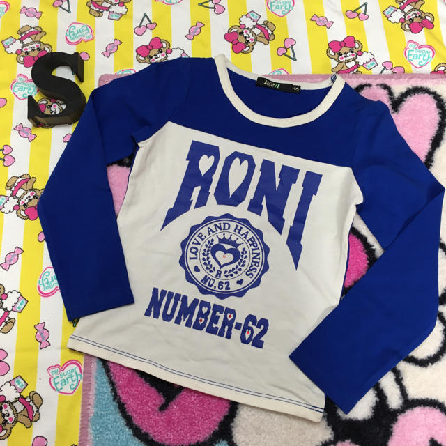 RONI(ロニィ)の新品★訳ありRONI★ブルー長袖Tシャツ★S キッズ/ベビー/マタニティのキッズ服女の子用(90cm~)(Tシャツ/カットソー)の商品写真