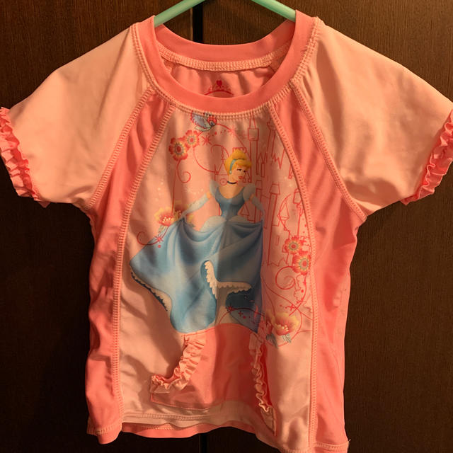 Disney(ディズニー)のディズニー　ラッシュガード　半袖 キッズ/ベビー/マタニティのキッズ服女の子用(90cm~)(水着)の商品写真