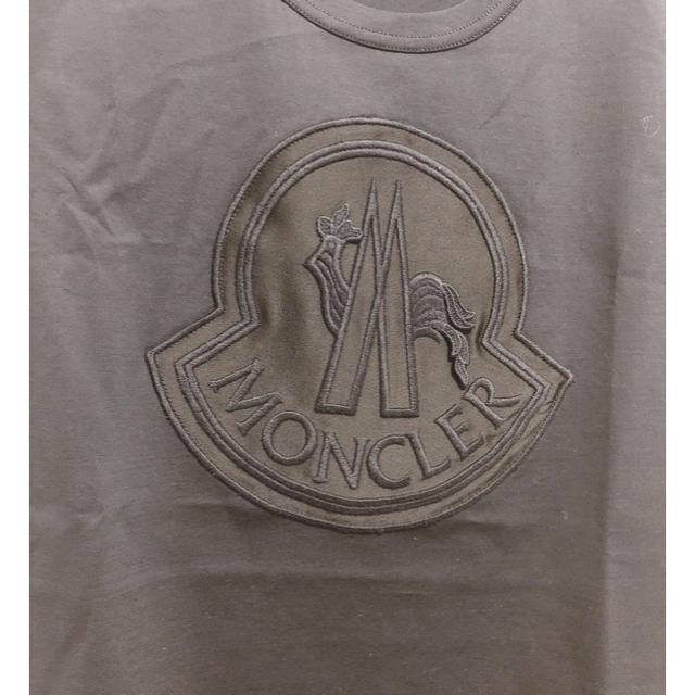 MONCLER(モンクレール)の【新品未使用品】モンクレール　Tシャツ　レディース レディースのトップス(Tシャツ(半袖/袖なし))の商品写真