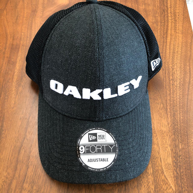 Oakley(オークリー)のOAKLEY×NEWERA  キャップ　メッシュ メンズの帽子(キャップ)の商品写真