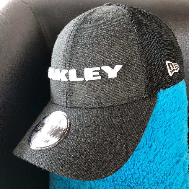 Oakley(オークリー)のOAKLEY×NEWERA  キャップ　メッシュ メンズの帽子(キャップ)の商品写真