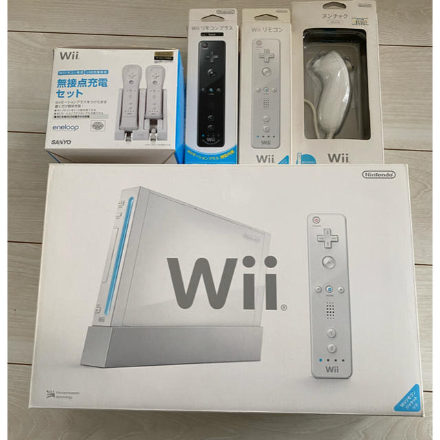 wii本体　無接点充電　リモコン　ヌンチャクセット　任天堂