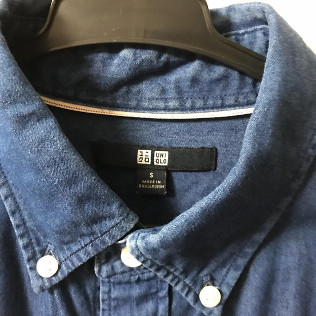 UNIQLO(ユニクロ)のユニクロボタンダウンデニムシャツ メンズのトップス(シャツ)の商品写真