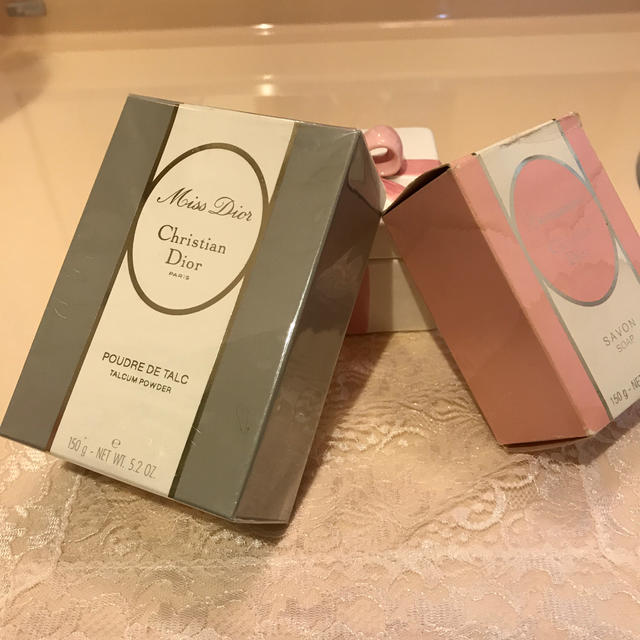 Christian Dior(クリスチャンディオール)のChristian Dior Miss Dior POUDRE DE TALC コスメ/美容の香水(香水(女性用))の商品写真