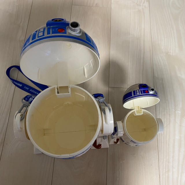 Disney(ディズニー)のR2-D2 スターウォーズ　ポップコーンバケット　小物入れ エンタメ/ホビーのおもちゃ/ぬいぐるみ(キャラクターグッズ)の商品写真