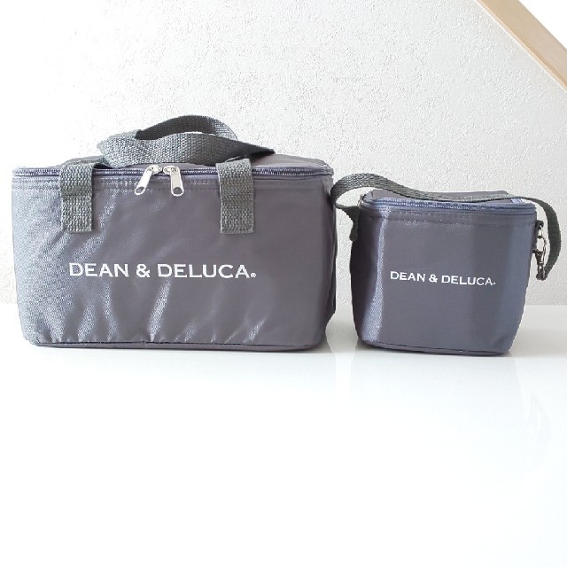 DEAN & DELUCA(ディーンアンドデルーカ)のDEAN＆DELUCA 保冷バッグ 2個セット インテリア/住まい/日用品のキッチン/食器(弁当用品)の商品写真