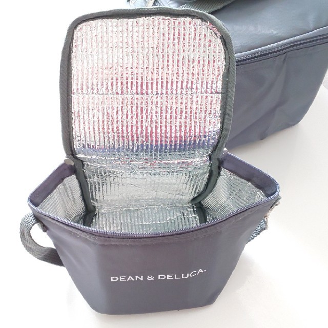 DEAN & DELUCA(ディーンアンドデルーカ)のDEAN＆DELUCA 保冷バッグ 2個セット インテリア/住まい/日用品のキッチン/食器(弁当用品)の商品写真