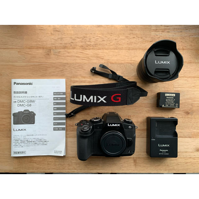 カメラLUMIX G  DMC-G8M  メモリースティック・ケース等付属品付き！