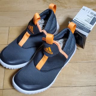 アディダス(adidas)のadidas　キッズスニーカー　20センチ【新品】(スニーカー)