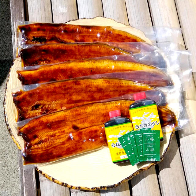 浜名湖産養殖うなぎ蒲焼3本セット【北海道.沖縄.離島以外は送料無料】