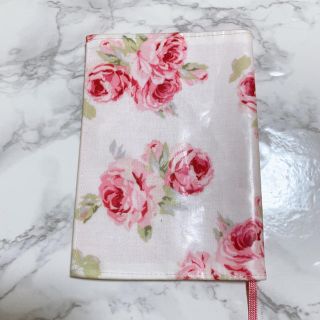 ローラアシュレイ(LAURA ASHLEY)の専用出品(ブックカバー)