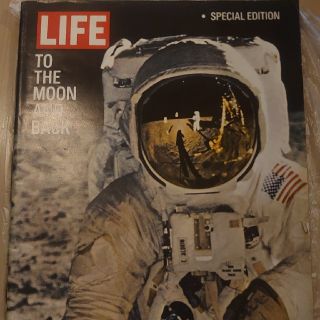 LIFE SpecialEdition to the moon and back(専門誌)