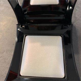 セフォラ(Sephora)の【人気色・ほぼ未使用】Illamasqua ビヨンドパウダー DAZE デイズ(フェイスパウダー)