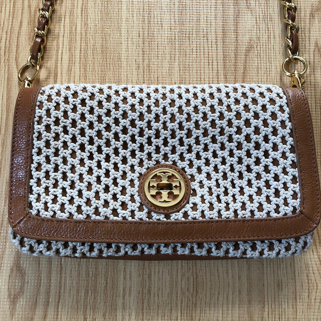 Tory Burch(トリーバーチ)の【値下げ】‼️トリーバーチ　7.500円➡️6.000円 レディースのバッグ(クラッチバッグ)の商品写真