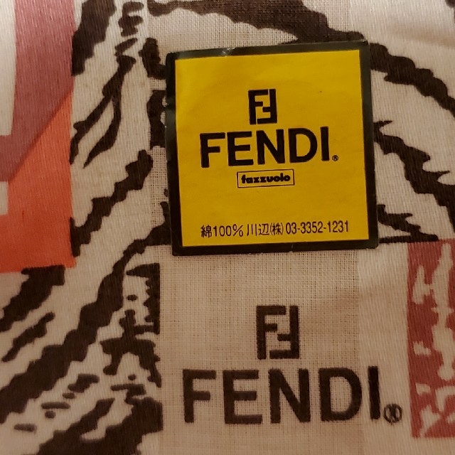 FENDI(フェンディ)のFENDI　ハンカチ大判　ピンク　値下げ レディースのファッション小物(ハンカチ)の商品写真