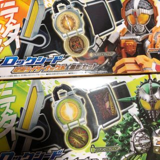 バンダイ(BANDAI)の仮面ライダー鎧武　ロックシードセット２種(その他)