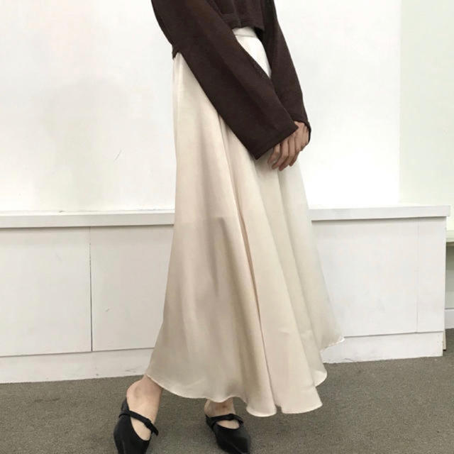 値下げ　mybalentin  シルキースカート レディースのスカート(ロングスカート)の商品写真