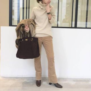 アパルトモンドゥーズィエムクラス(L'Appartement DEUXIEME CLASSE)のUPPER HIGHTS  JENNA CORDUROY SLIT PANTS(カジュアルパンツ)